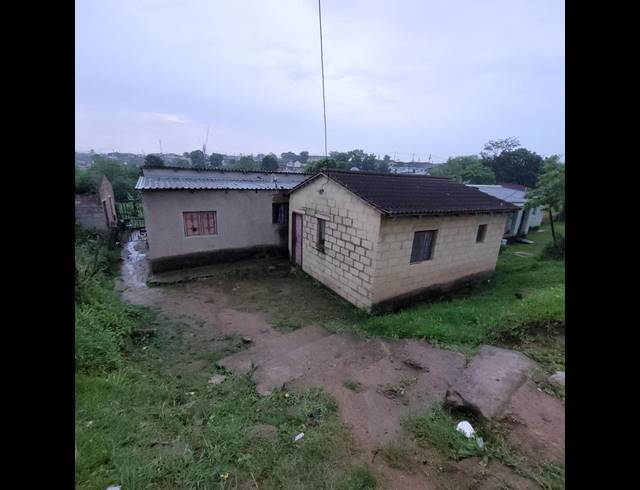 6 BEDROOM HOUSE FOR SALE IN FOLWENI